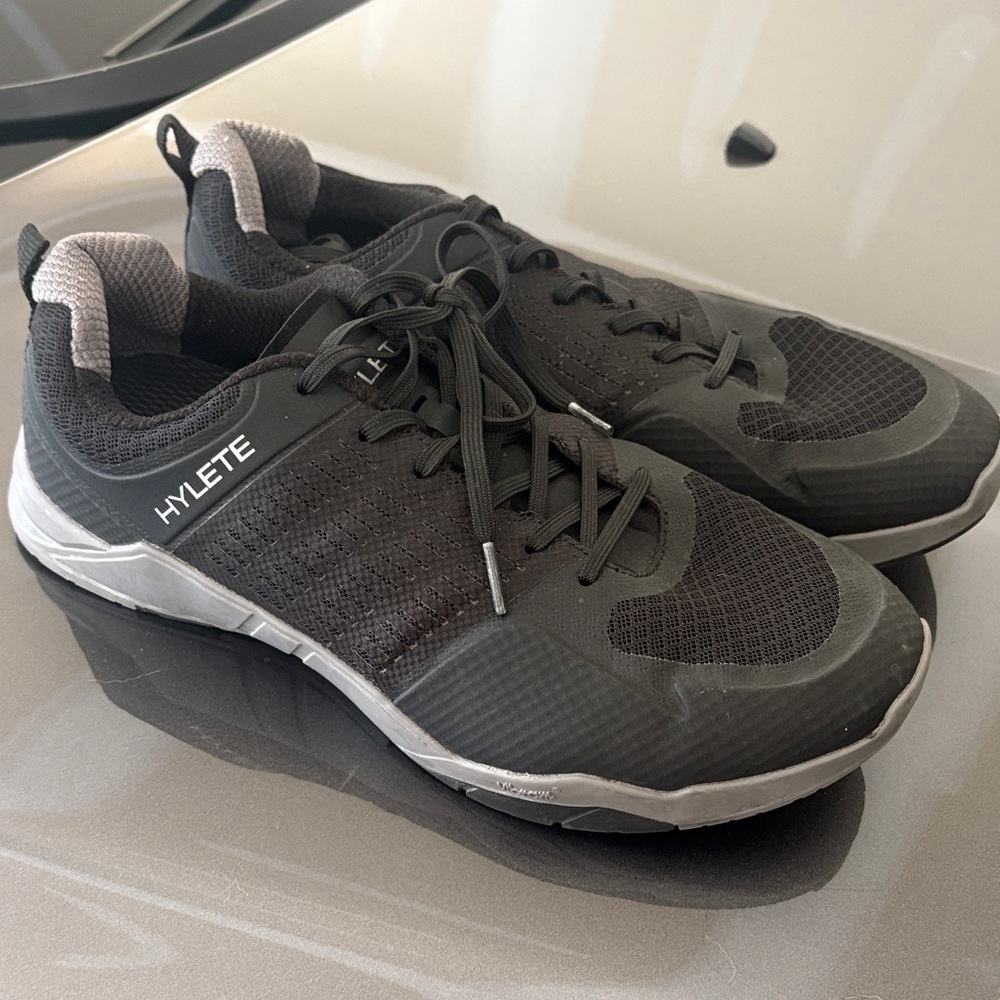 Hylete Black and Gray Men's Training Shoes